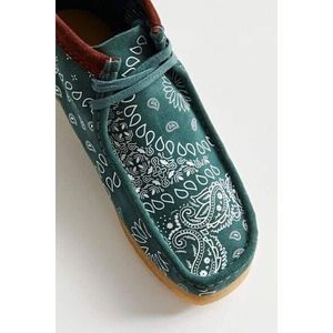 Urban Outfitters Blue Paisley Geoff Wallabee Men Soes Size  10 Urban Outfitters Blue Paisley Geoff Wallabee Men Soes Size 9  main image 2
